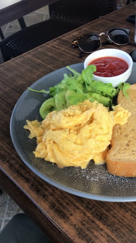 Opinii despre Haig St Cafe & Restaurant Kirra în Coolangatta - Hospitality and gastronomy