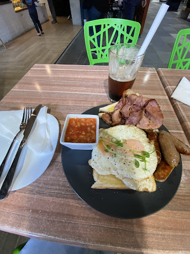 Eatin' Fresh Cafe - Eaton