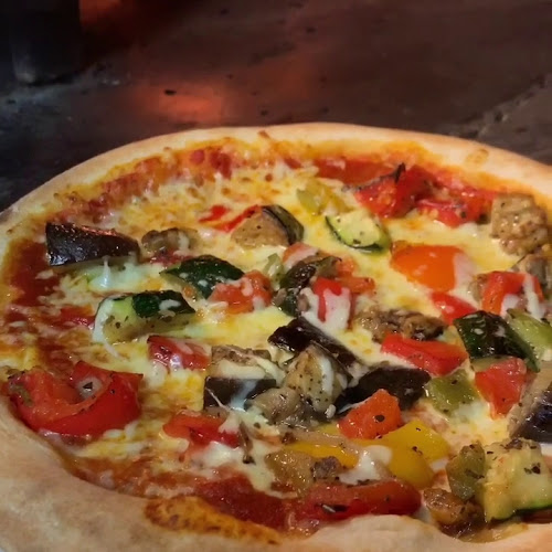 Opinii despre La Q Woodfired Pizza , Italian Restaurant and La Q Kebab Kew în Kew - Hospitality and gastronomy