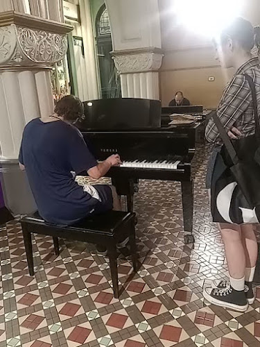 Metropole Cafe - Hospitality and gastronomy