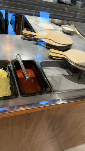 Opinii despre Pazza Pizza în Melbourne - Hospitality and gastronomy