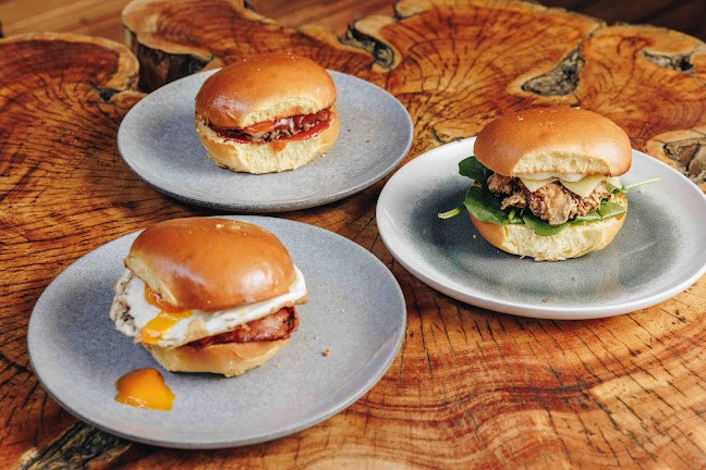 Comentarii opinii despre Komuniti