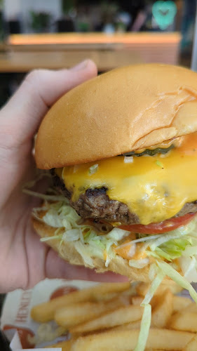 Comentarii opinii despre Henley's Bar & Kitchen