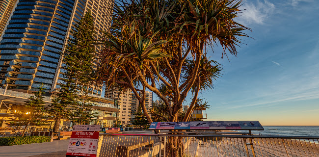Surfers Paradise Beachfront Markets - Surfers Paradise