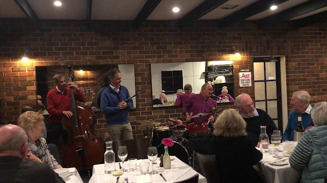 Opinii despre Emerald Hotel în South Melbourne - Hospitality and gastronomy