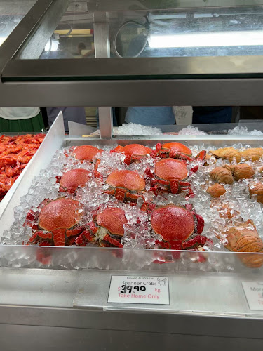 Opinii despre Peters Fish Market în Main Beach - Hospitality and gastronomy