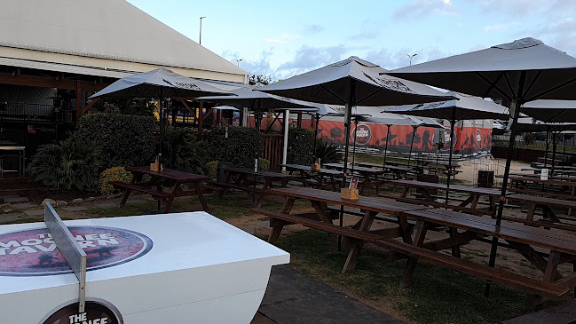 Opinii despre Moonee Beach Hotel în Moonee Beach - Hospitality and gastronomy