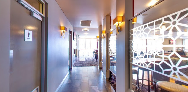 Sip'n Save - Torrens Arms Hotel - Kingswood