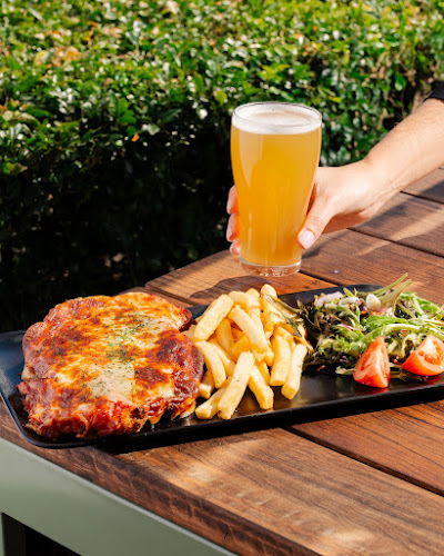 Opinii despre Runaway Bay Tavern în Runaway Bay - Hospitality and gastronomy