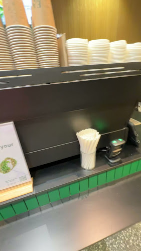 EARL Canteen - Collins Place - Hospitality and gastronomy