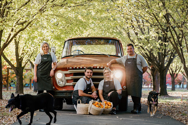 Arnold’s Fruit Market