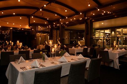 H20 Restaurant & Bar