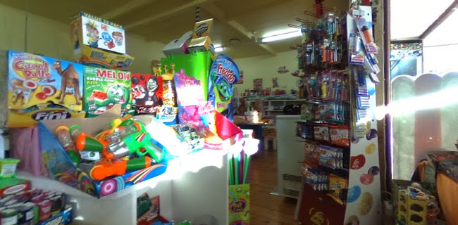 Snowballs Ice Cream & Lollies - Hospitality and gastronomy