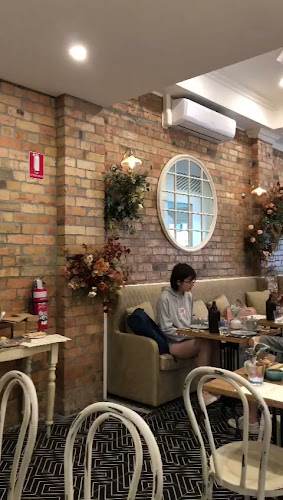 Opinii despre FLOVIE FLORIST CAFE în Carlton - Hospitality and gastronomy