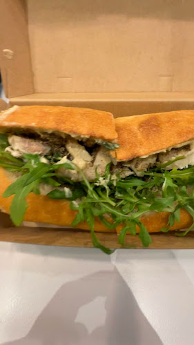 Opinii despre EARL Canteen - Collins Place în Melbourne - Hospitality and gastronomy