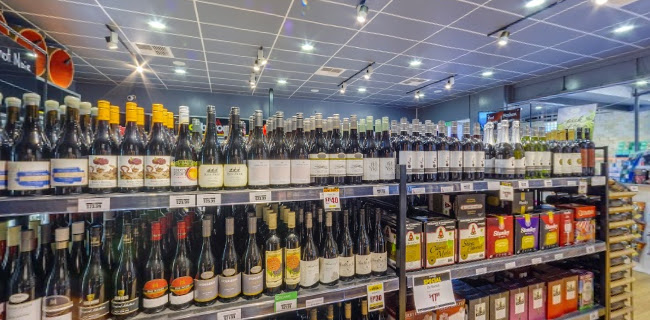 Comentarii opinii despre Liquor Barons Morley Drive-Thru