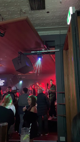 Comentarii opinii despre Universal Bar