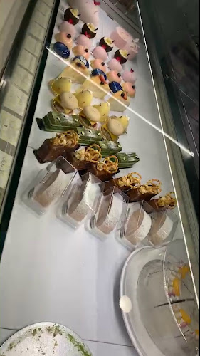 Opinii despre Dulcet Cakes & Sweets în Haymarket - Hospitality and gastronomy