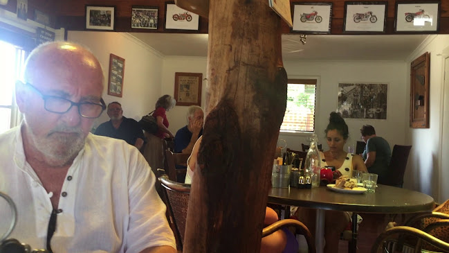 Idle In Cafe - Sydney