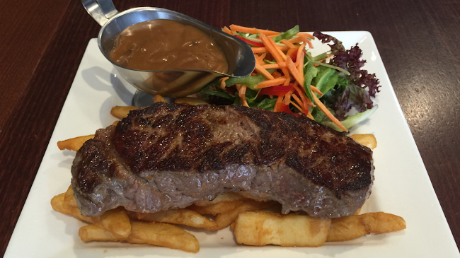 Opinii despre Ball Court Hotel în Sunbury - Hospitality and gastronomy