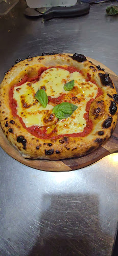 Opinii despre Pizza Industri în Point Cook - Hospitality and gastronomy