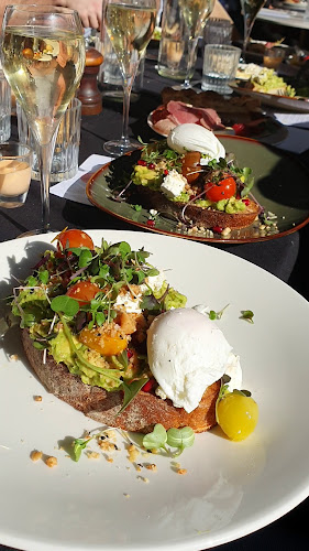 Left Bank Melbourne Restaurant & Cocktail Bar