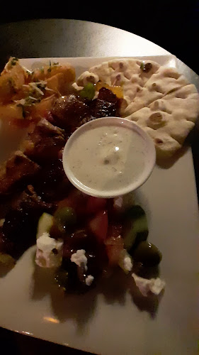 Opinii despre Den Devine Restaurant & Music Hall în Broadbeach - Hospitality and gastronomy