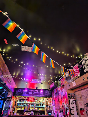 VINNIES DIVE BAR - Hospitality and gastronomy