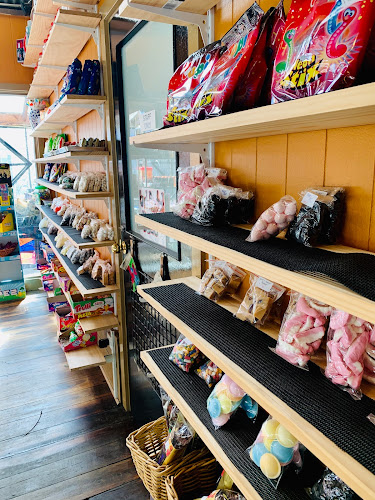 Comentarii opinii despre Nerson's PiePlace & Takeaway