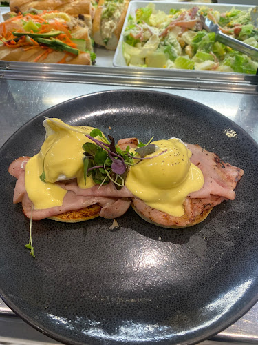 Comentarii opinii despre Cafe Blahnik & corporate Catering