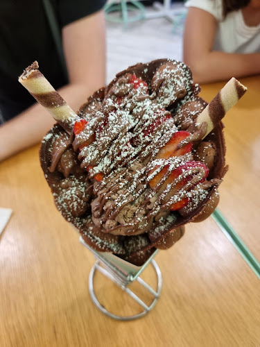 Opinii despre Little Sweet Cafe GC în Surfers Paradise - Hospitality and gastronomy