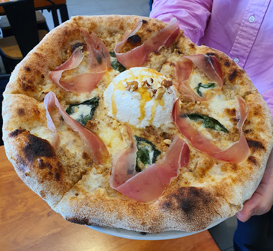 Shop 2/4 Sanderling St, Stirling WA 6021