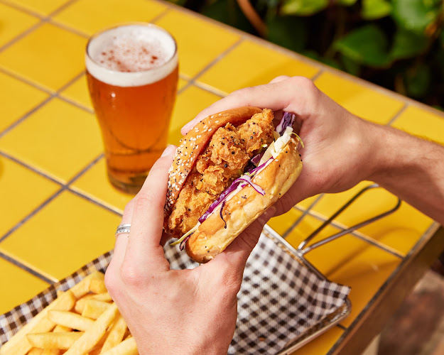 Opinii despre The Lucky Hotel în Newcastle - Hospitality and gastronomy