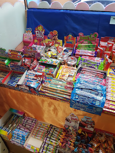 Snowballs Ice Cream & Lollies - Hospitality and gastronomy