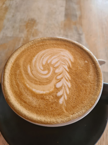 Comentarii opinii despre Two Birds Gallery Cafe