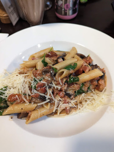 112 High St, Woodend VIC 3442