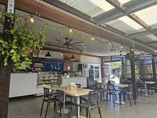 Debbie's Seafood - Retail Superstore