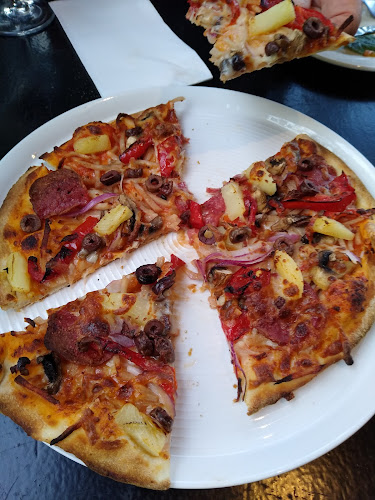 Opinii despre Luna Rossa Italian Restaurant în Tugun - Hospitality and gastronomy