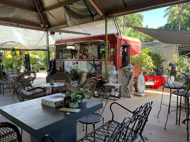 Estelle's Cafe in the Gardens