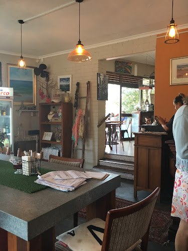 Two Birds Gallery Cafe - Toowoon Bay