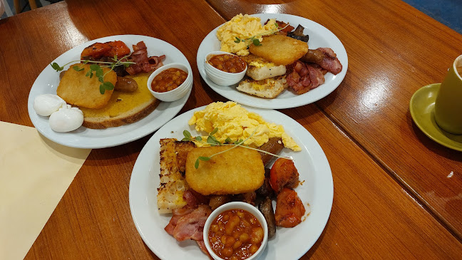 Comentarii opinii despre The Book & Burrow