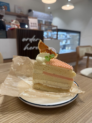 Moment Patisserie - Hospitality and gastronomy