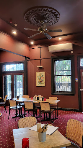 Friend in Hand Hotel - Hospitality and gastronomy