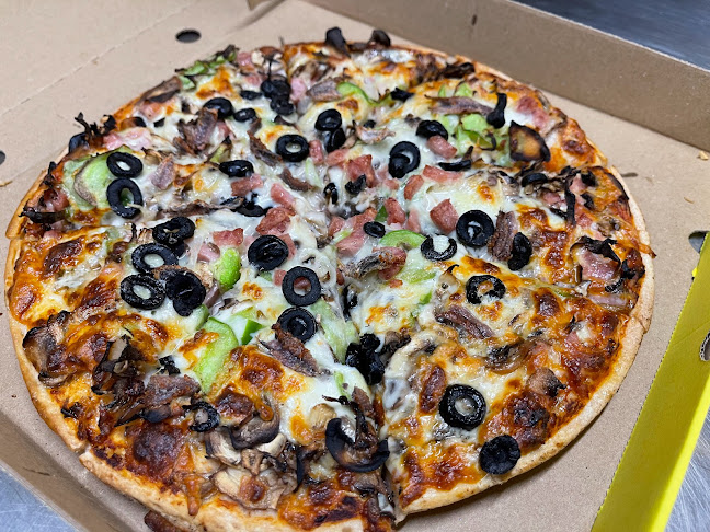 Maries Pizza Tugun - Hospitality and gastronomy