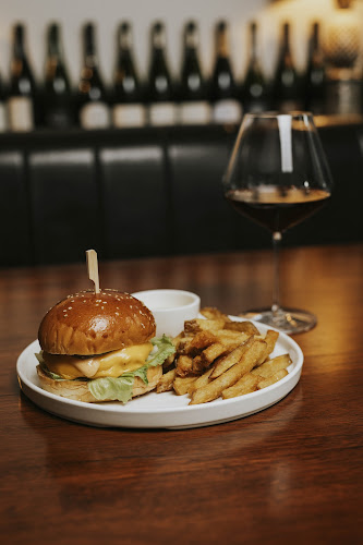 Comentarii opinii despre The Heritage Wine Bar & Restaurant