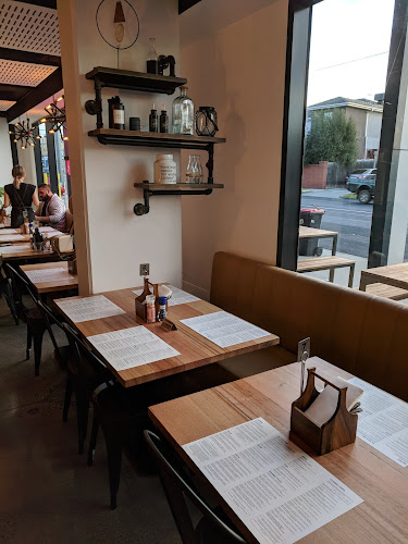 Comentarii opinii despre Old School Pizza & Stonegrill