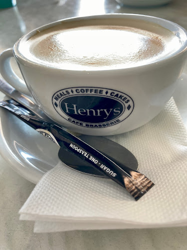 Comentarii opinii despre Henrys Cafe Brasserie