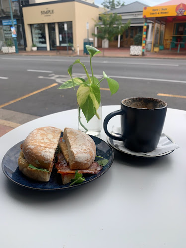 Comentarii opinii despre Coffee Gods Cafe