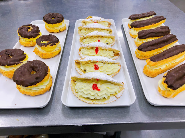 Iron Knob Bakery & Deli - Hospitality and gastronomy