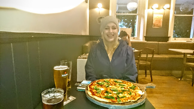 Queen's Head Hotel - Hospitality and gastronomy